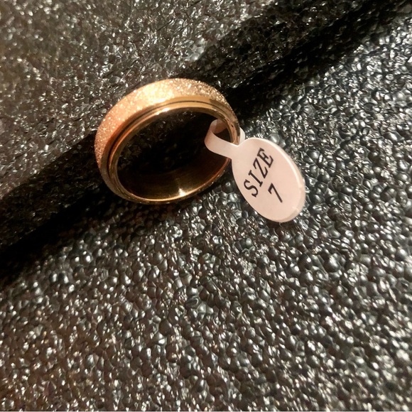 New Stainless Steel Spinner Ring Size 7 (Unisex) - Picture 2 of 4